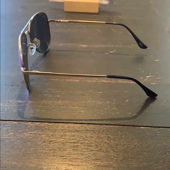 Gold frame aviator sunglasses - Picture 3 of 4